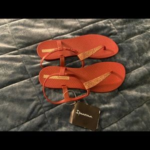 Ipanema Burgandy Shimmer Sandal - Never worn, tags on. Size 8